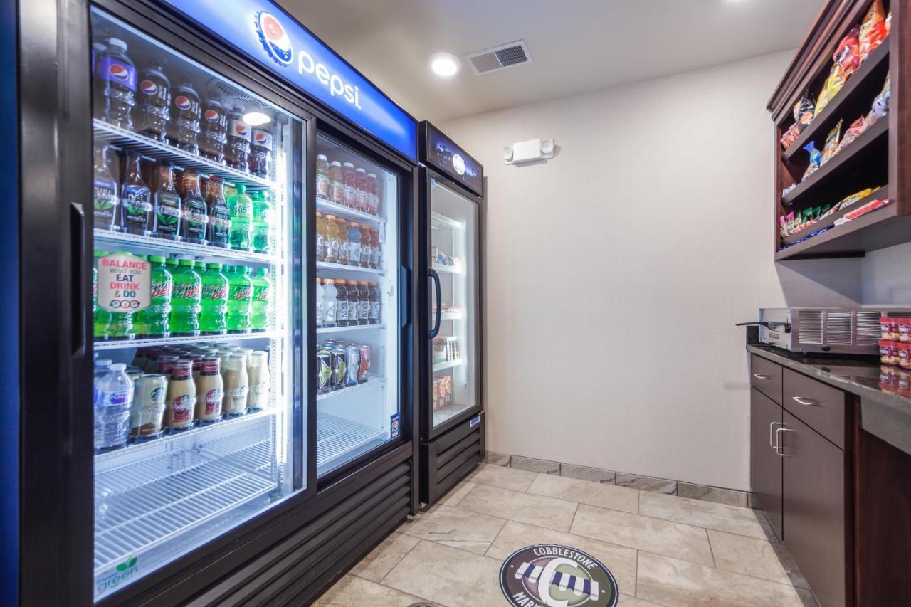 鹅卵石套房酒店-霍尔德雷格 Holdrege 外观 照片